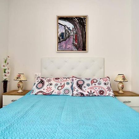 Cozy Studio Apartment Near The Beach Торевиеха Екстериор снимка