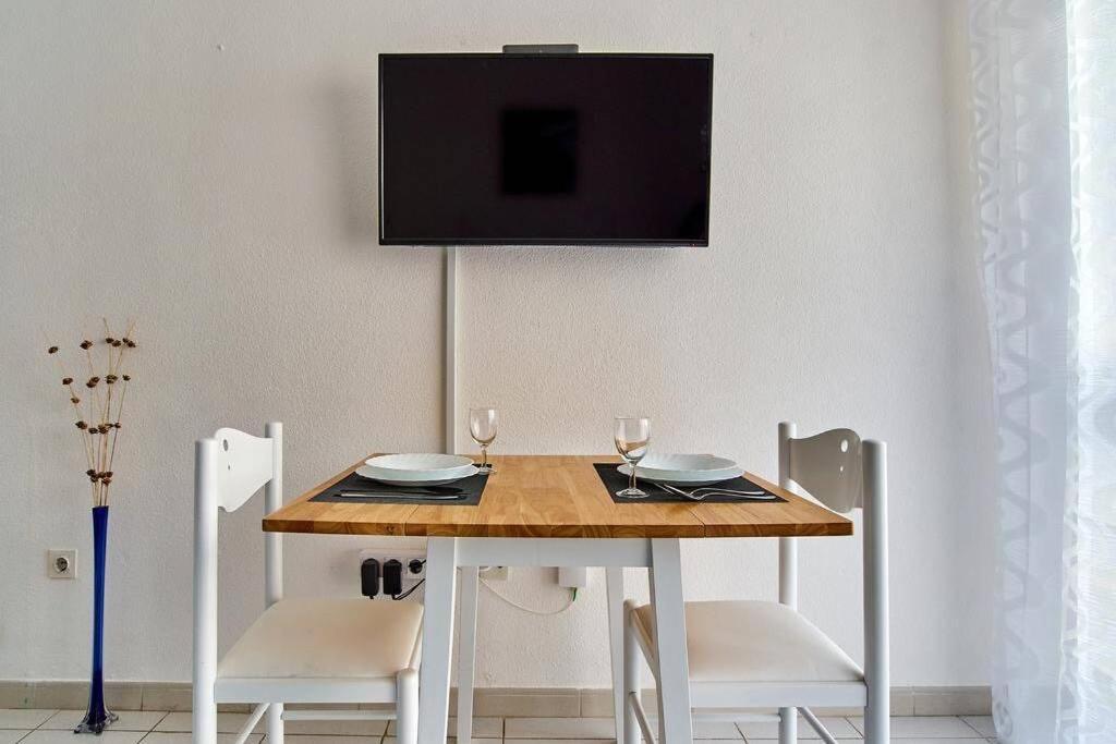 Cozy Studio Apartment Near The Beach Торевиеха Екстериор снимка