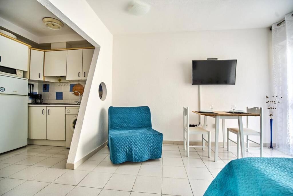 Cozy Studio Apartment Near The Beach Торевиеха Екстериор снимка